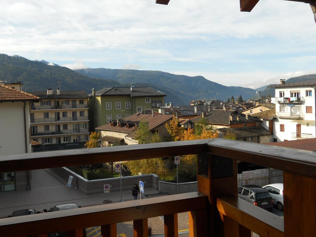 Residence Garni Manuela Cavalese Bagian luar foto