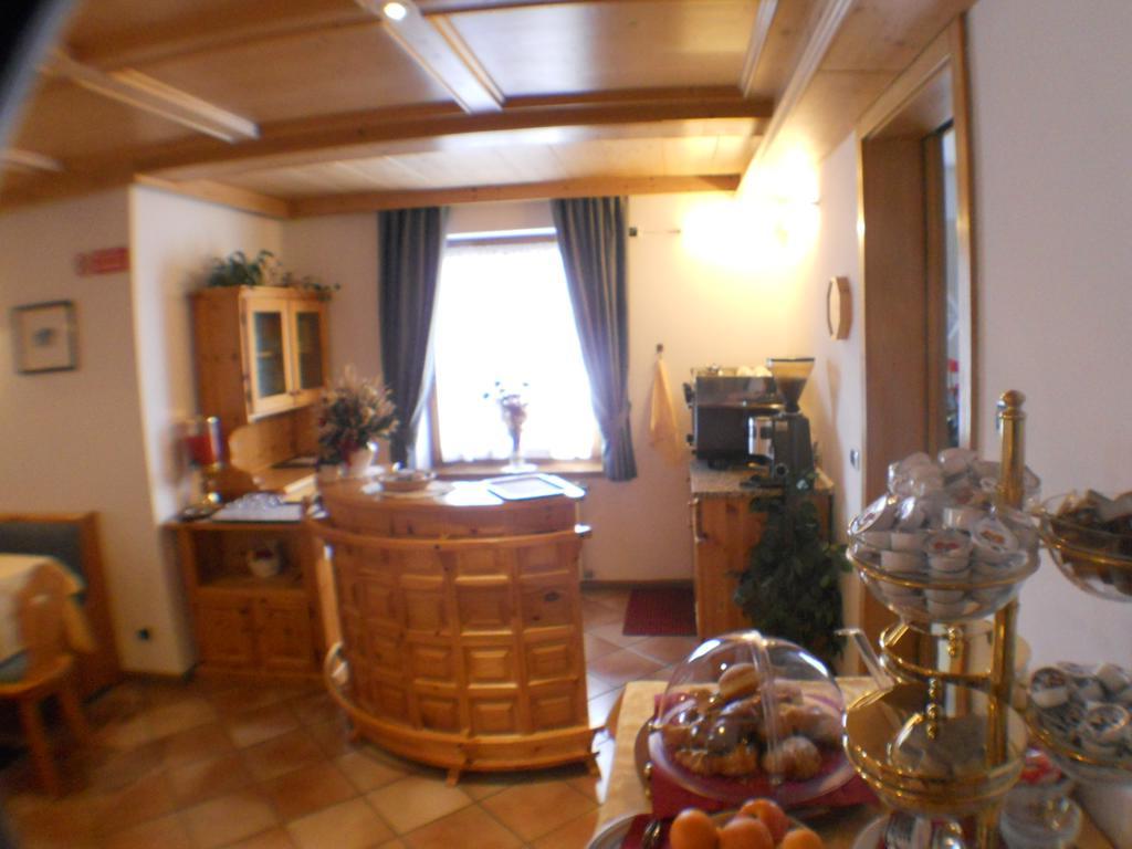 Residence Garni Manuela Cavalese Bagian luar foto