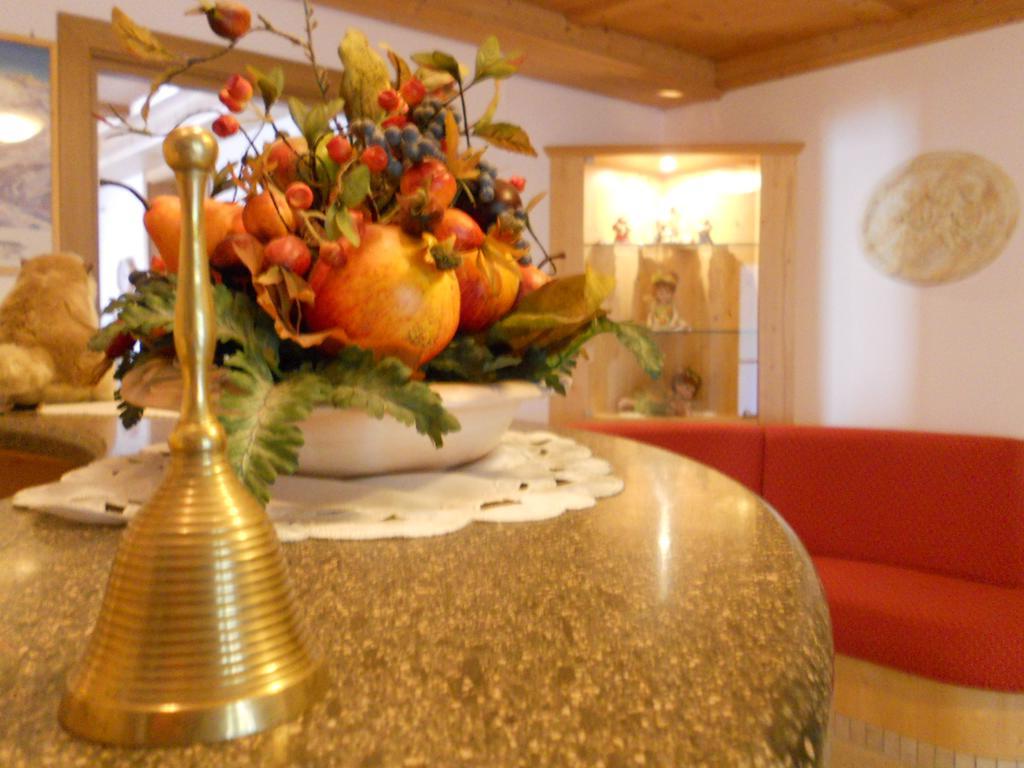 Residence Garni Manuela Cavalese Bagian luar foto