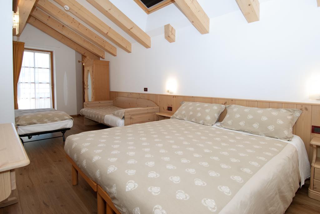 Residence Garni Manuela Cavalese Bagian luar foto