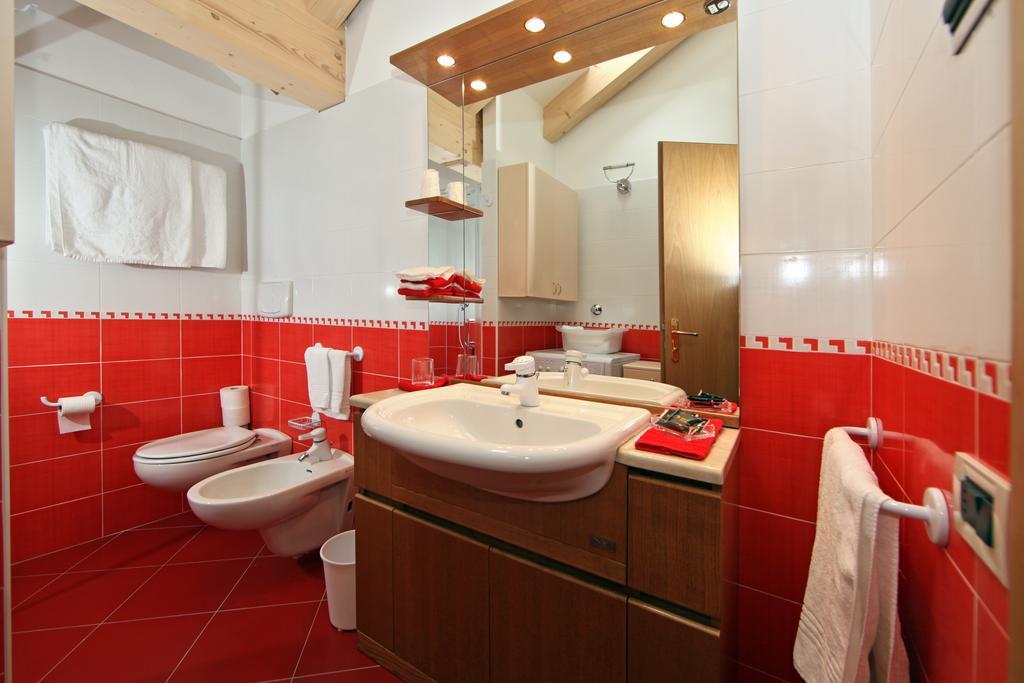 Residence Garni Manuela Cavalese Bagian luar foto
