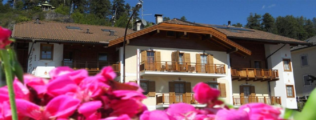 Residence Garni Manuela Cavalese Bagian luar foto